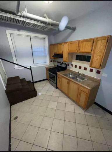 Main picture of 7646 S Ingleside Ave