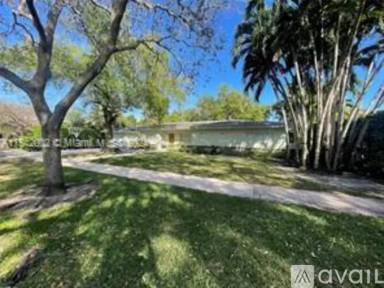 Main picture of 822 Sistina Ave