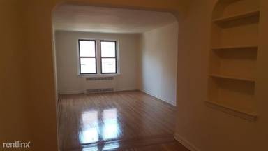 Main picture of 6584 Booth St