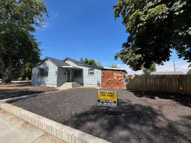Main picture of 140 W Pine Ave