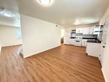 Main picture of 2100 High St SE