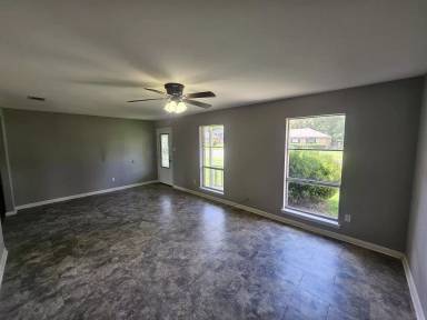 Main picture of 908 Green Briar St