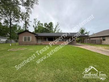 Main picture of 3255 Charles St