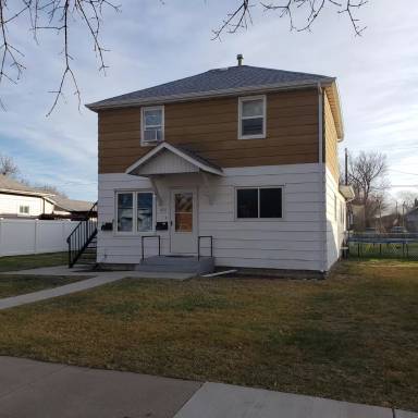 Main picture of 604 3rd Ave SW
