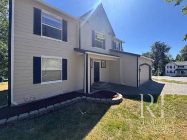 Main picture of 7250 Valley Wood Pl NE