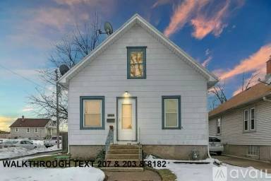 Main picture of 300 Leverington Ave