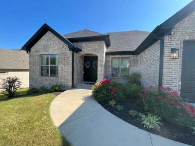 Main picture of 9725 Oak Forest Ln