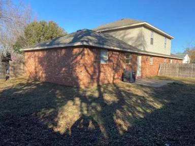 Main picture of 1506 E Central St