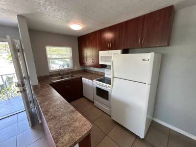 Main picture of 2054 Arlington St