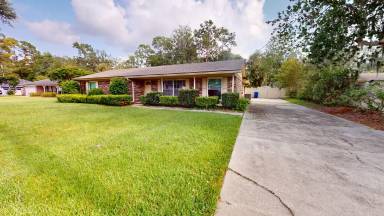 Main picture of 1230 Oakwood Ln