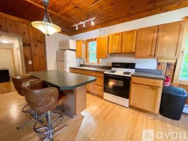 Main picture of 78 Elm St