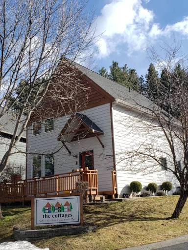 Main picture of 1415 Pine Cone Rd