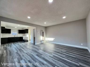Main picture of 672 W 21st St
