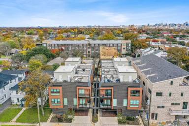 Main picture of 425 W 9th St