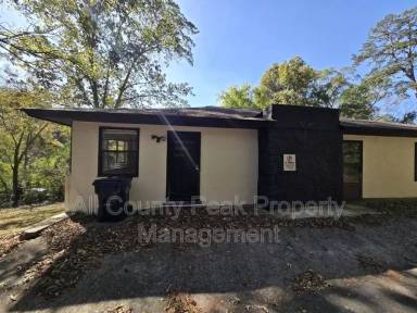 Main picture of 10 Fountain Cir