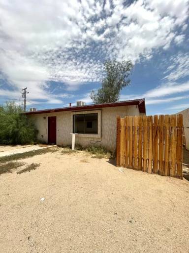 Main picture of 6672 Mesquite Ave