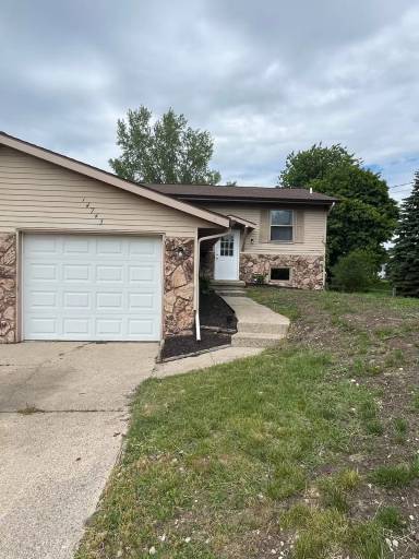 Main picture of 14745 Riley St
