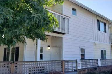 Main picture of 501 N 105th St