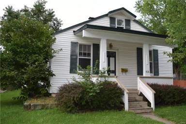 Main picture of 408 E Washington St