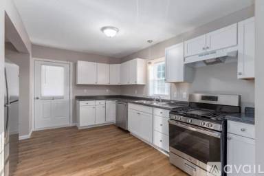 Main picture of 663 Nicholas Ave