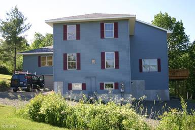 Main picture of 425 Troy Rd