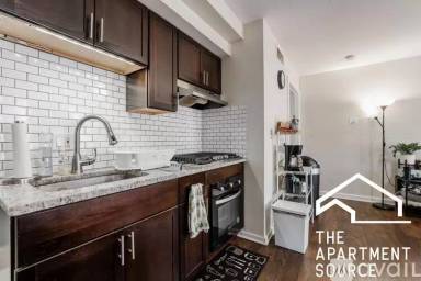 Main picture of 1501 W Fullerton Ave