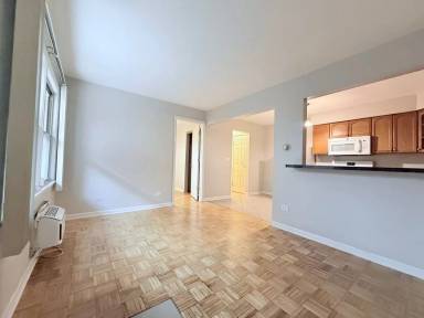 Main picture of 4159 W Oakdale Ave