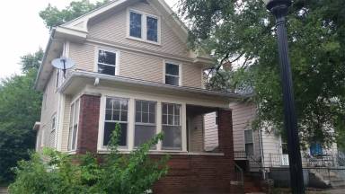 Main picture of 1007 W Columbia Ter