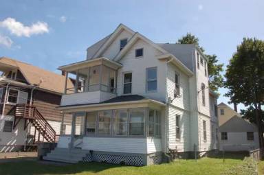 Main picture of 28 Center St