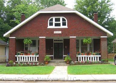 Main picture of 2033 Young Ave
