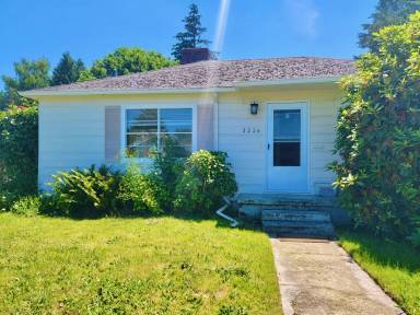 Main picture of 3236 NE Rosa Parks Way