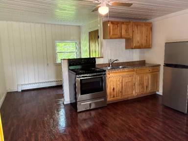 Main picture of 1500 E US 23