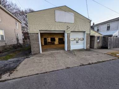 Main picture of 108 2nd St