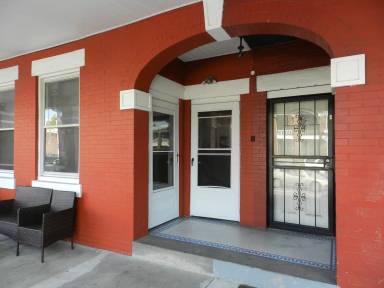 Main picture of 5528 Walnut St
