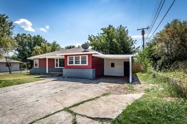 Main picture of 2408 NW Ozmun Ave