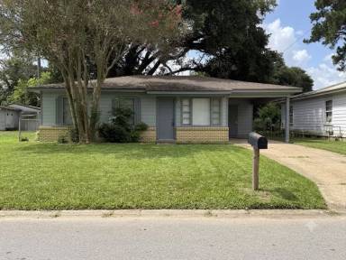 Main picture of 126 Sherwood Dr