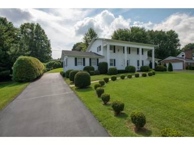 Main picture of 605 N Hills Dr