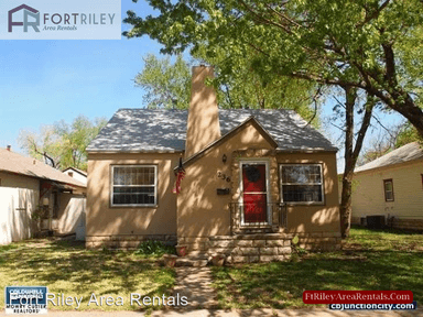 Main picture of 224 W 1st St