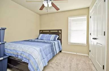 Main picture of 912 SW Crownview St