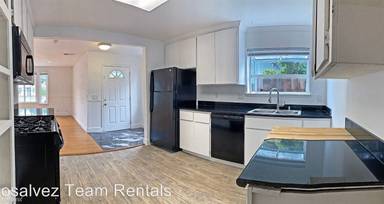 Main picture of 920 1/2 N 4th St