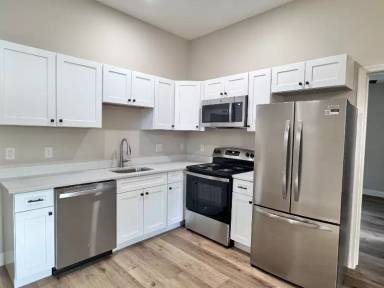 Main picture of 211 W Court St