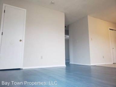 Main picture of 1429 N Wabash Ave