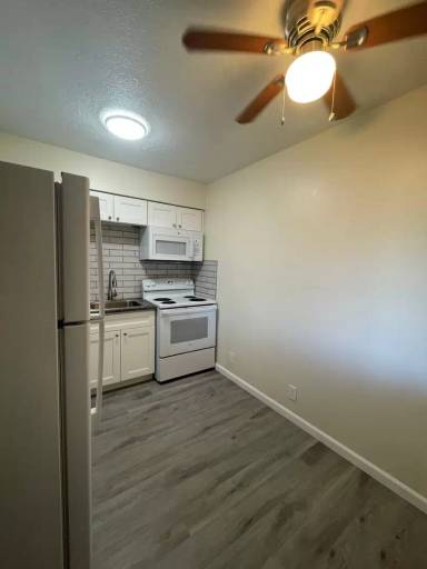 Main picture of CRESTWOOD APARTMENTS