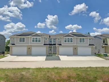 Main picture of 5426 154th Ct