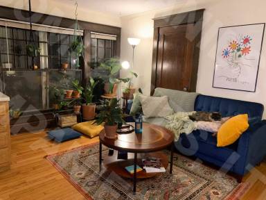 Main picture of 304 W Washington St