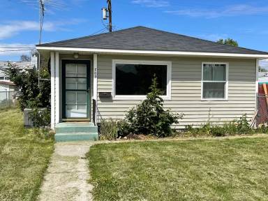 Main picture of 703 Winslow Ave