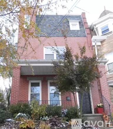 Main picture of 202 Ophelia St