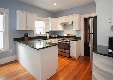 Main picture of 44 Holyoke Rd