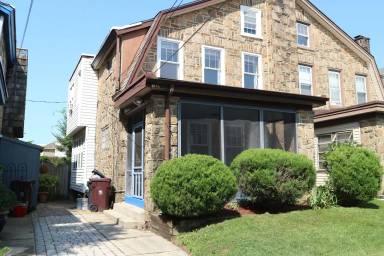Main picture of 804 W 24th St