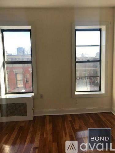 Main picture of 29 Cornelia St